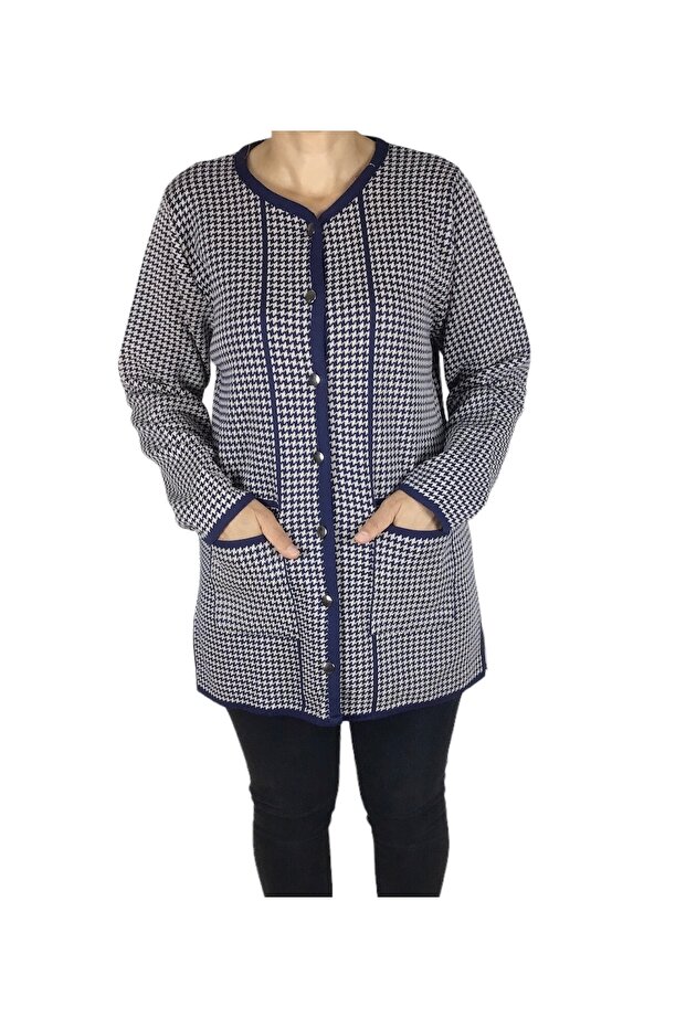 Patterned Women's Thick Winter Cardigan - with Buttons and Pockets