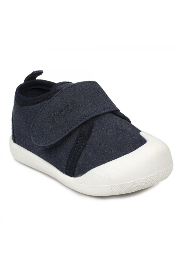 حذاء رياضي للأطفال - 1