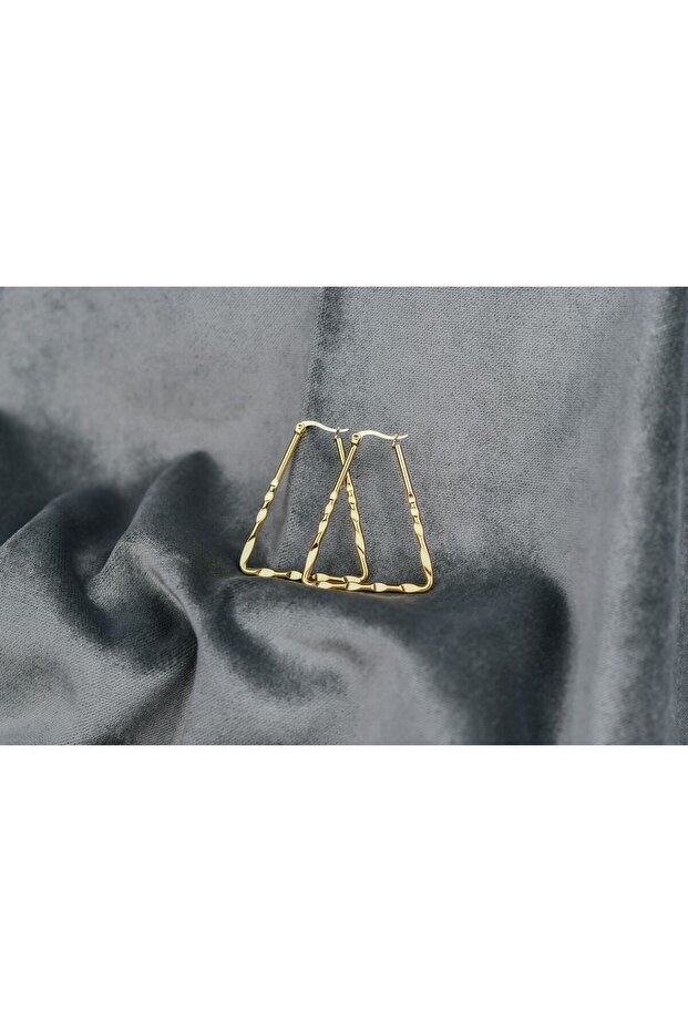 ÜÇGEN ŞEKİLLİ GOLD KÜPE - 3