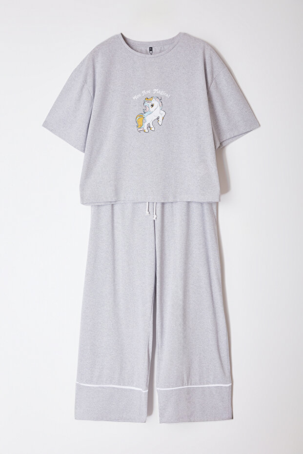 Gri Baskılı Wide Leg Crop Boy Örme Pijama Takımı TBBAW23AI00040 - 4