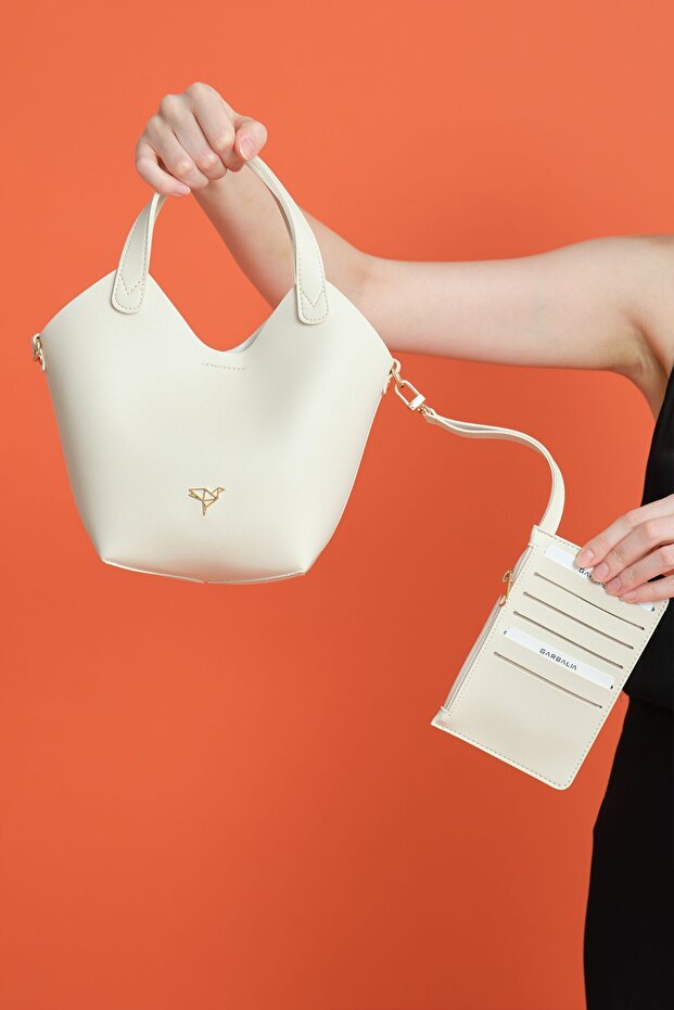 Nairobi Women's Beige Shoulder Bag with Magnetic Closure and Adjustable Strap with Puppy Card Holder