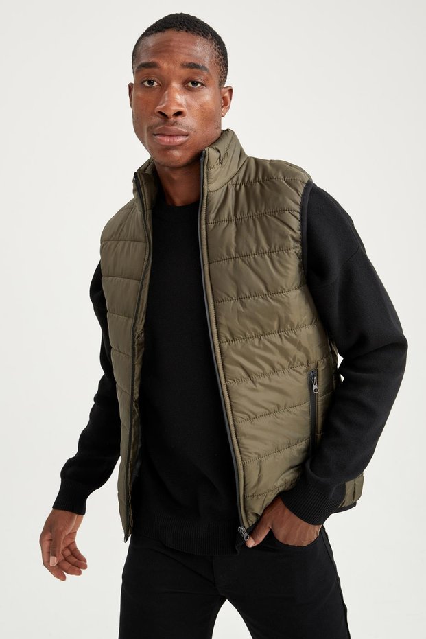 Slim Fit Stand Collar Zippered Water Repellent Thermal Insulated vest