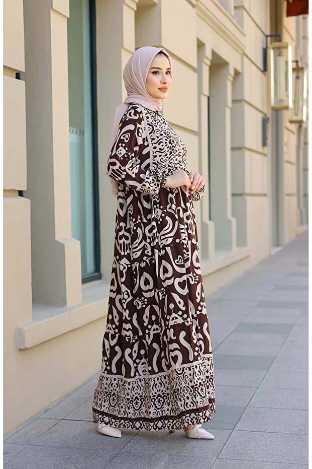 موديل 4101-02 فستان بني منقوش بنصف فتحة - 1