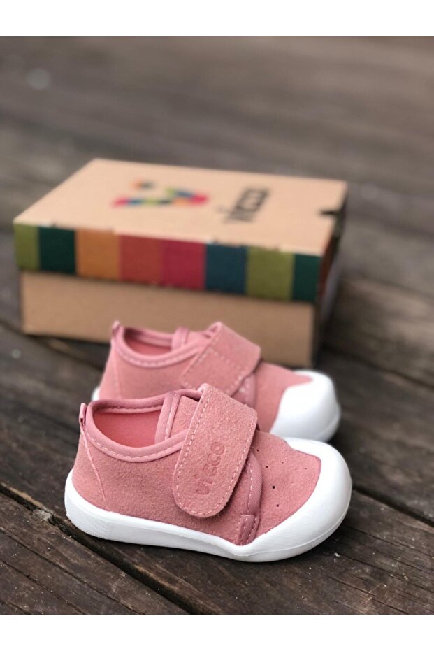 حذاء رياضي للأطفال - 1