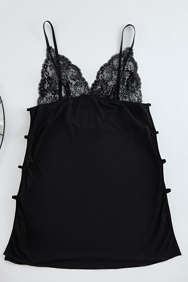 Siyah Pencere/Cut Out Detaylı İp Askılı Örme Büyük Beden Babydoll TBBAW25DH00000 - 3