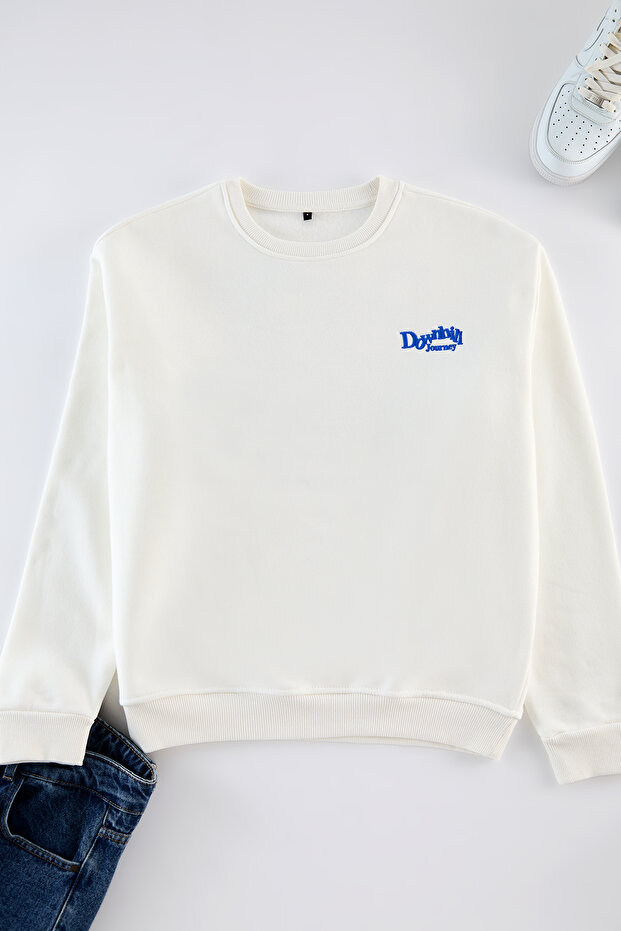 Ekru Oversize/Geniş Kesim Önü Nakışlı Arkası Baskılı İçi Polarlı Sweatshirt TMNAW25SW00014 - 7