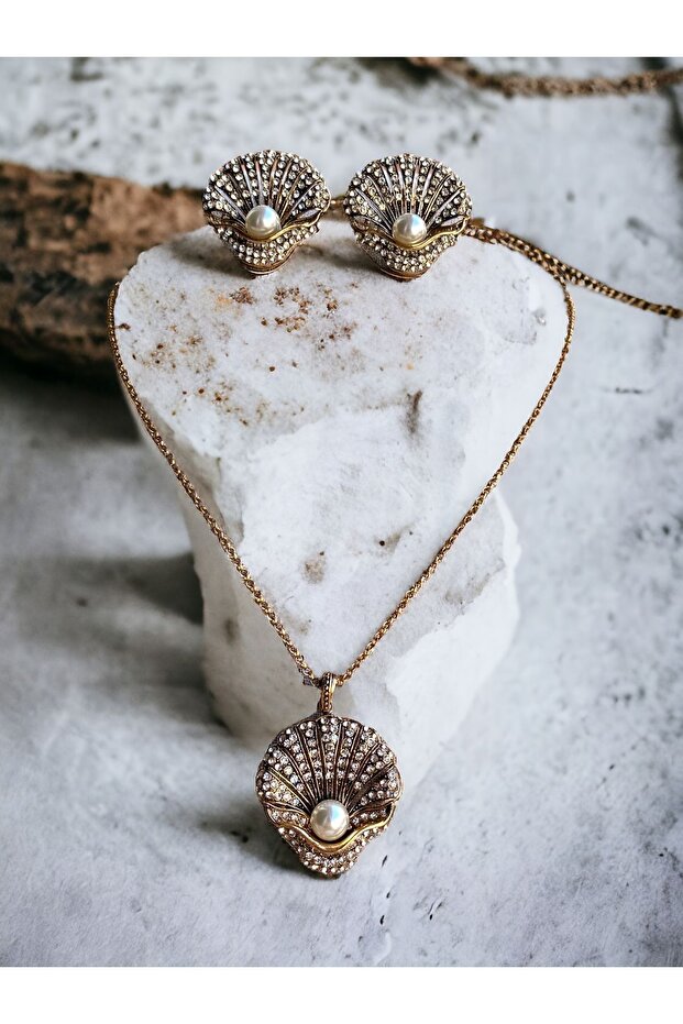 مجموعة قلادة وأقراط على شكل صدف منقوشة - 2