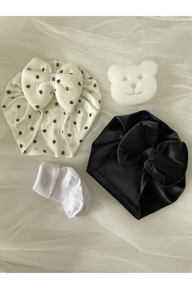 Baby Girl Hair Cap Set / Gift (BLACK VELVET BONE & DOT BONE & BATH SPONGE & SOCKS)