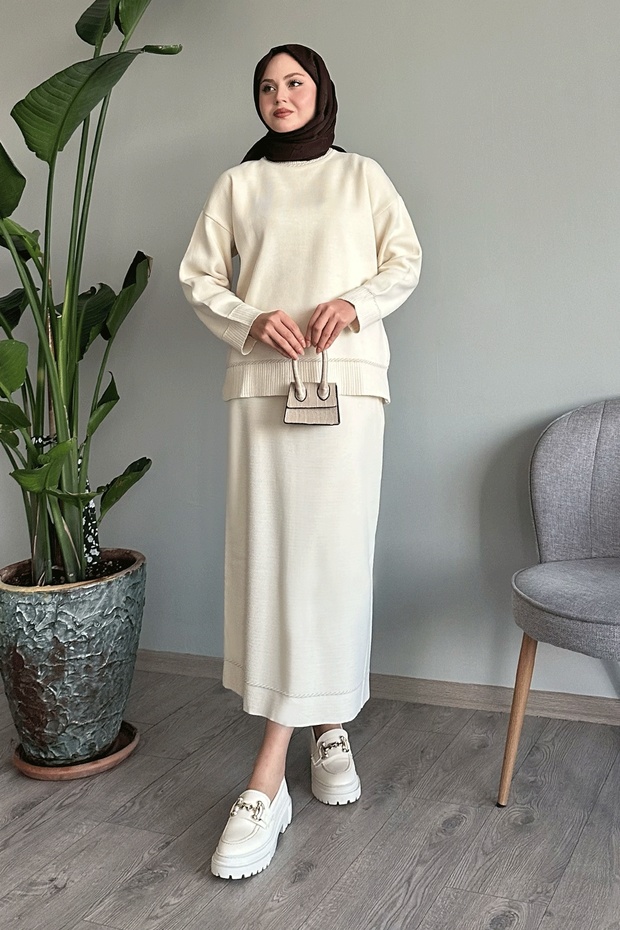 Ecru Knitwear Set - Basic Model with Piping Detail