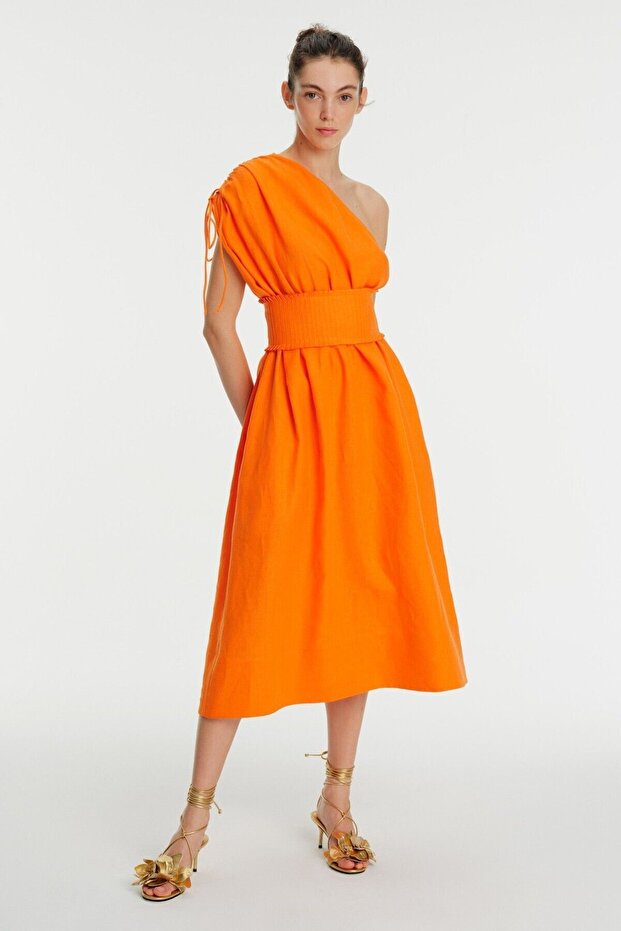One-Shoulder Belt Detailed Gathered Midi Linen Dress