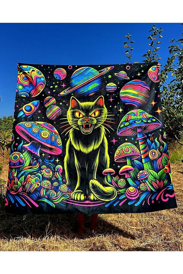 Psychedelic Cat in Space / Blacklight ile Parlayan Neon Duvar Örtüsü UV Aktif Glow Tapestry - 5