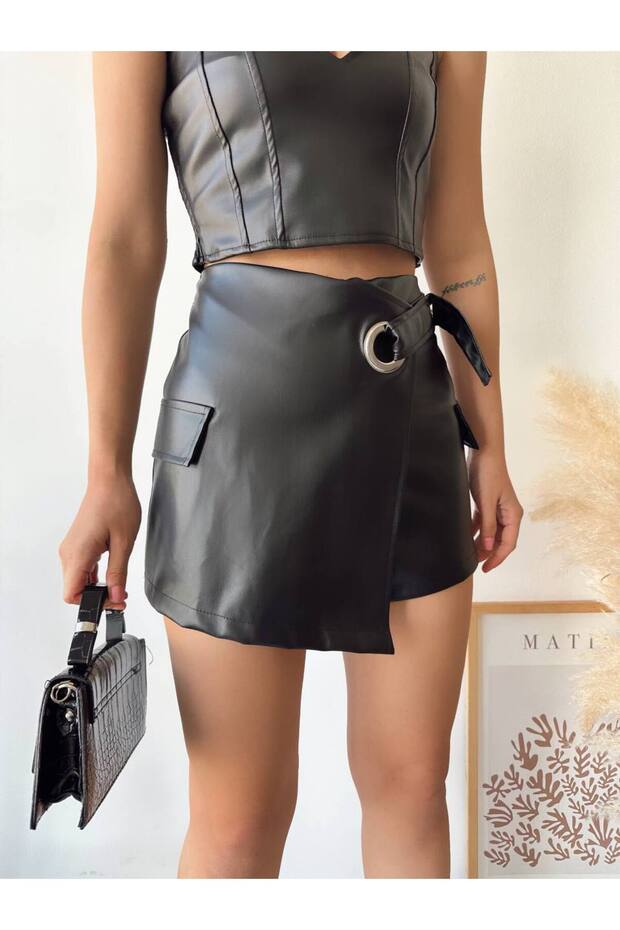 Kadın Şort - Suni Deri Kuş Gözü Detaylı - Mini Şort Etek - 1