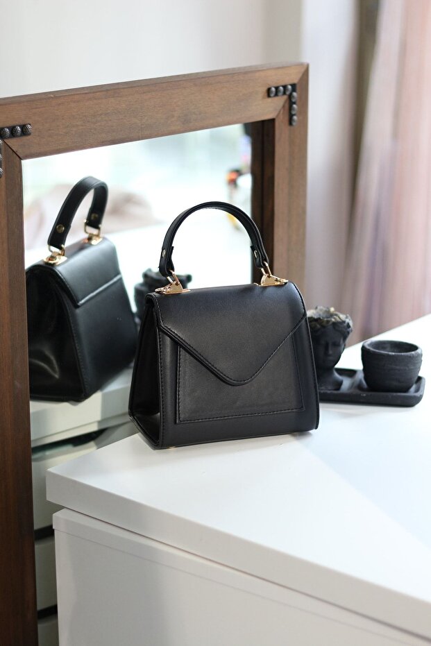 Women's Black Flap Detailed Strap Shoulder Bag