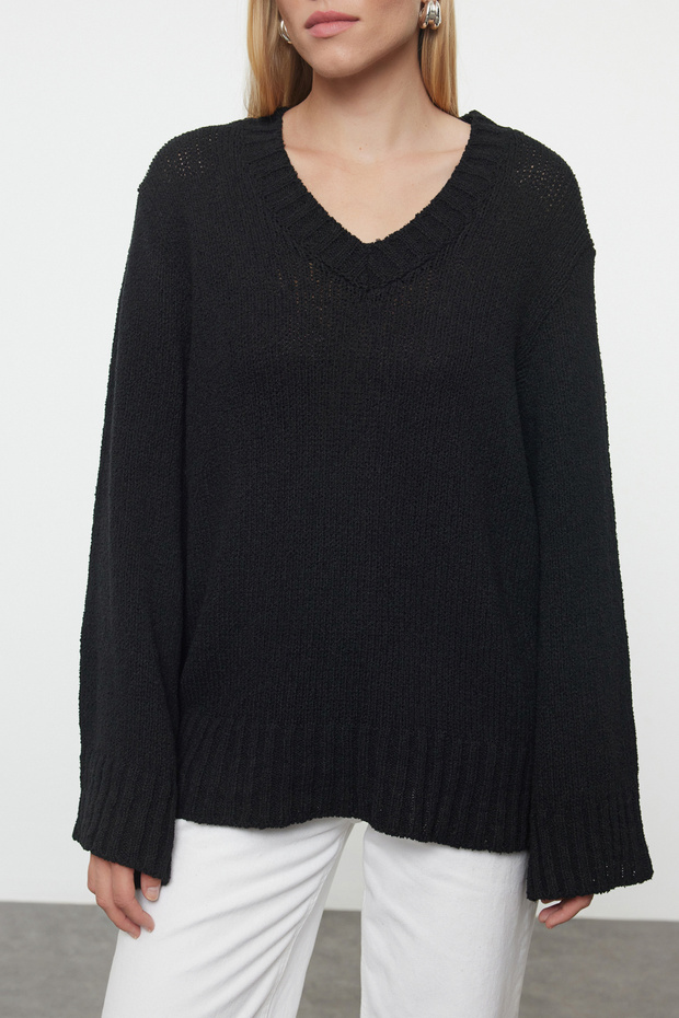 Schwarzer, nachhaltiger Basic-Strickpullover mit weiter Passform TWOAW25KZ00304 - 3