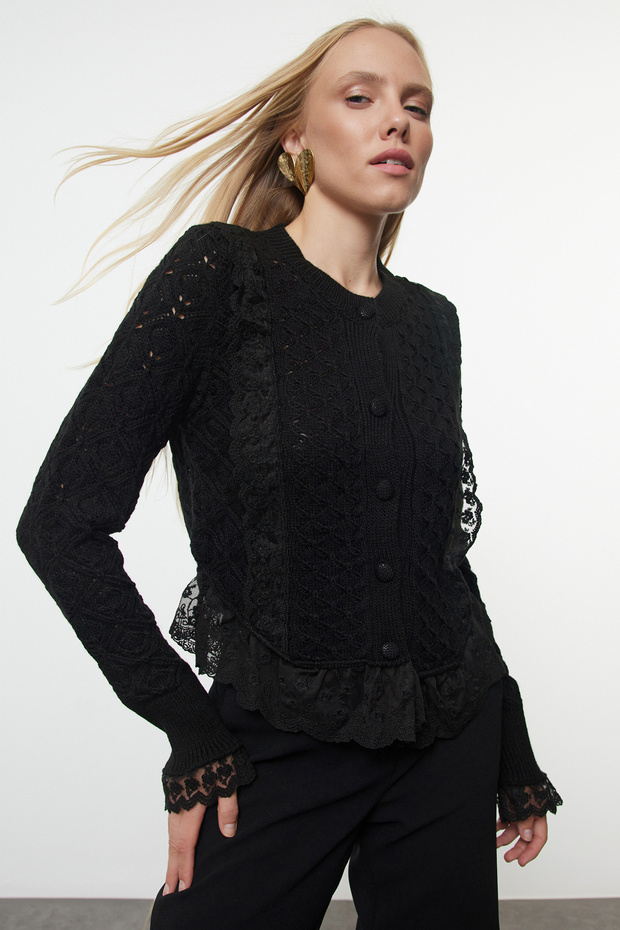 Siyah Crop Dantel Garnili Ajurlu/Delikli Triko Hırka TWOAW24KZ01059 - 1