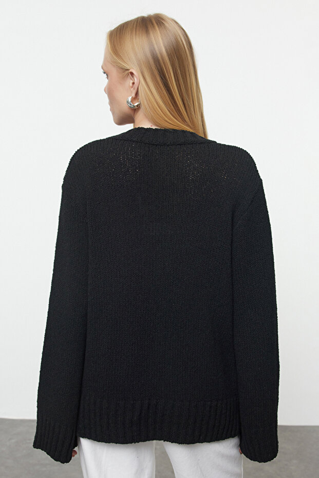 Schwarzer, nachhaltiger Basic-Strickpullover mit weiter Passform TWOAW25KZ00304 - 5