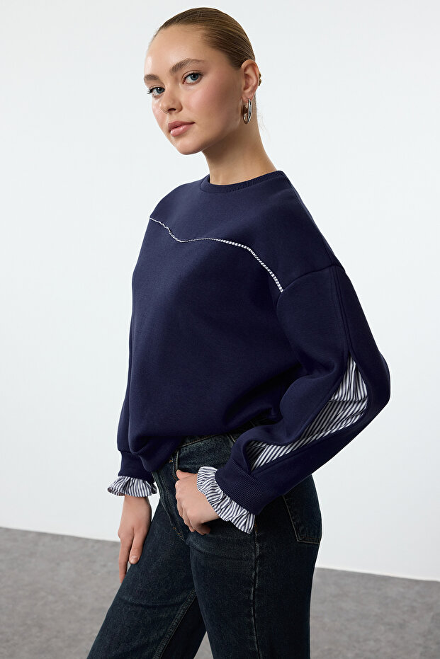Lacivert Dokuma Detaylı Relaxed/Rahat Kalıp Kalın İçi Polarlı Örme Sweatshirt TWOAW25SW00079 - 1