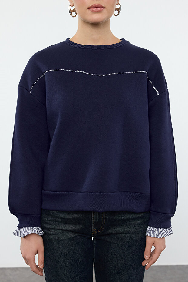 Lacivert Dokuma Detaylı Relaxed/Rahat Kalıp Kalın İçi Polarlı Örme Sweatshirt TWOAW25SW00079 - 3