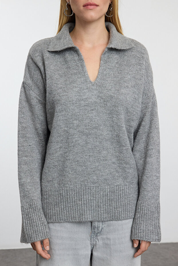 Gri Yünlü Geniş Kalıp Polo Yaka Basic Triko Kazak TWOAW25KZ00009 - 3