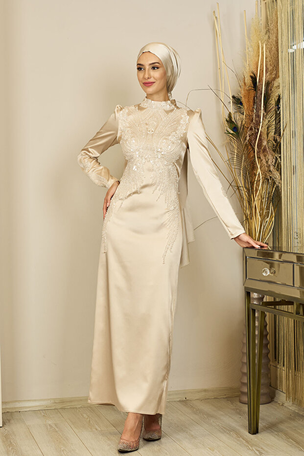 Sıla Evening Dress with Front Sconce Embroidery