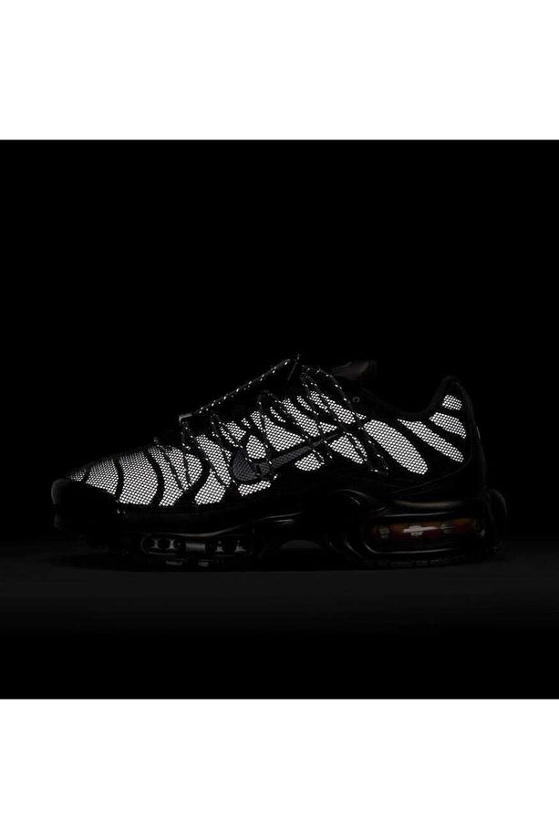 Air Max Plus Surfaces With Toggle Laces and in "Black/Metallic Silver" FZ2770-001 - 2