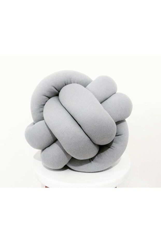 وسادة محبوكة باللون الرمادي الفاتح - 1