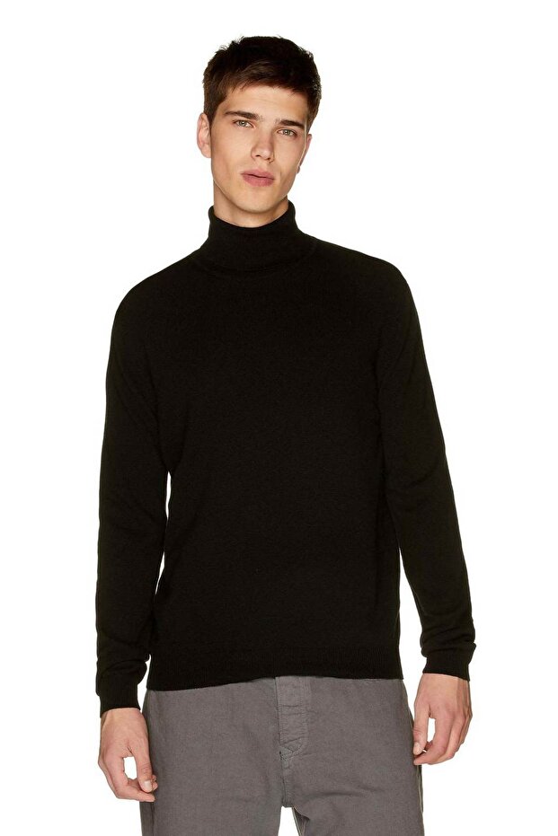 Benetton Turtleneck Merino Sweater