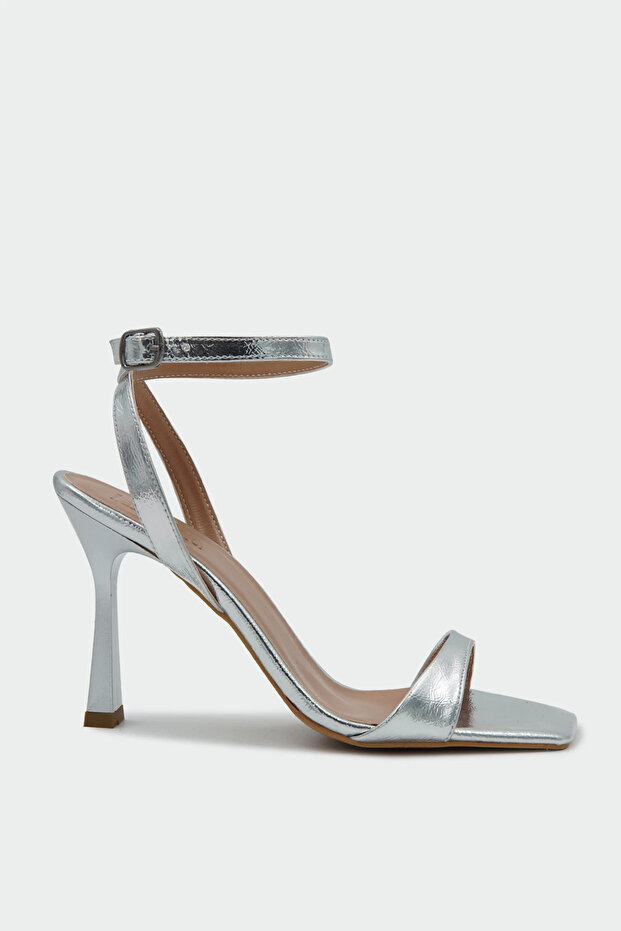Meddy Silver Patent Leather Women's Heeled Shoes