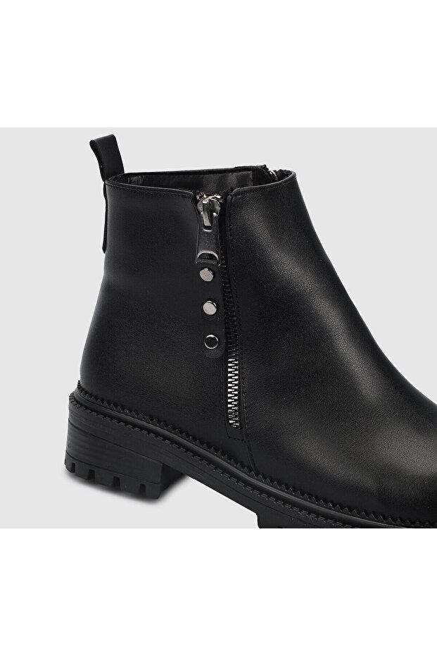 Siyah Kadın Bot - 5