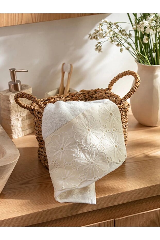 LCW HOME Ekru Çiçek Nakışlı Yüz Havlusu 50x80 Cm - 3