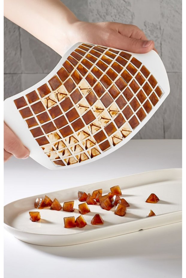 96 Pieces Mini Pyramid Ice Mold