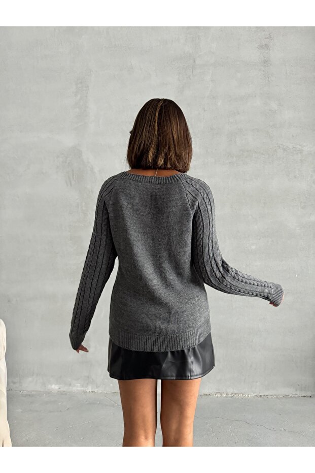 Boat Neck Diamond Patterned Buttoned Sweater - 8