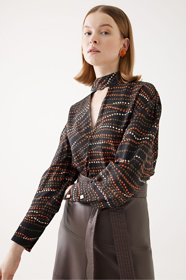 Boyun Detaylı Bluz - 1