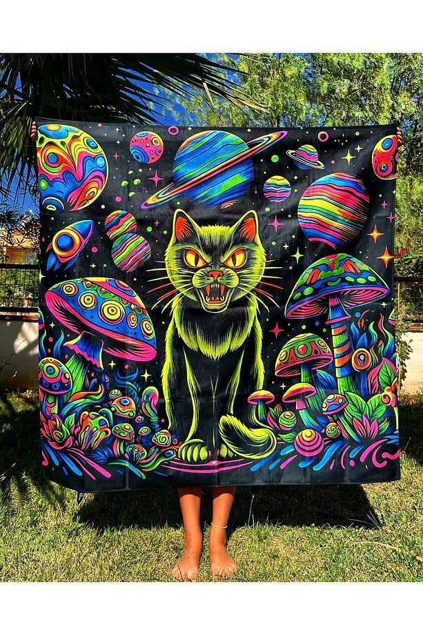 Psychedelic Cat in Space / Blacklight ile Parlayan Neon Duvar Örtüsü UV Aktif Glow Tapestry - 4