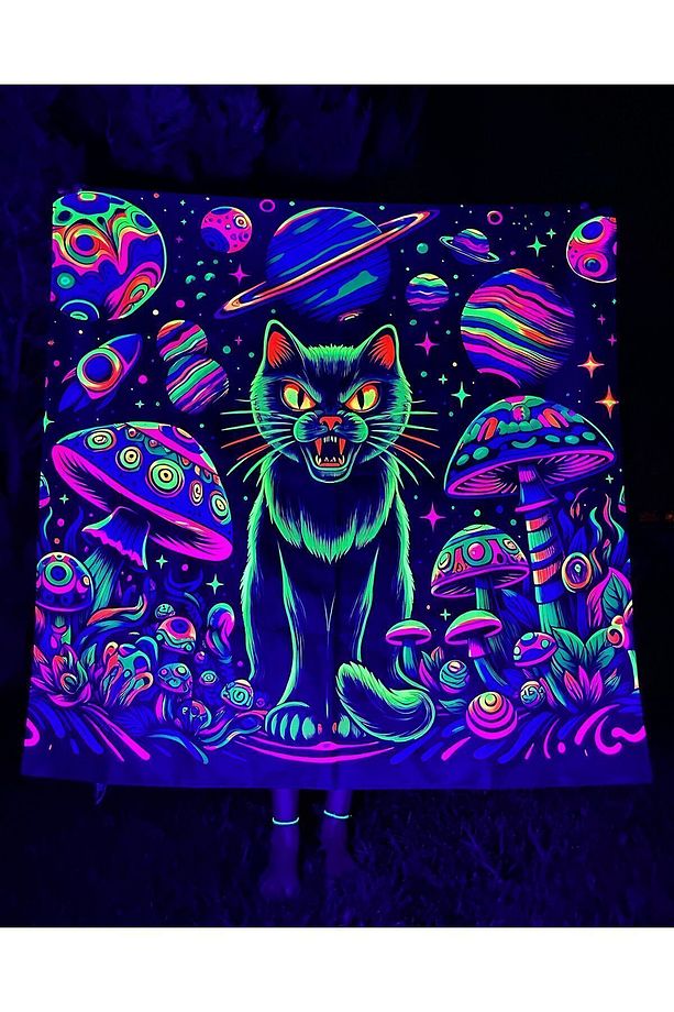Psychedelic Cat in Space / Blacklight ile Parlayan Neon Duvar Örtüsü UV Aktif Glow Tapestry - 3