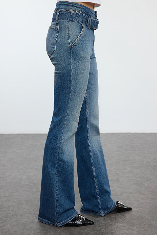 Mavi Kemerli Yüksek Bel Flare Jeans TWOAW25JE00189 - 4