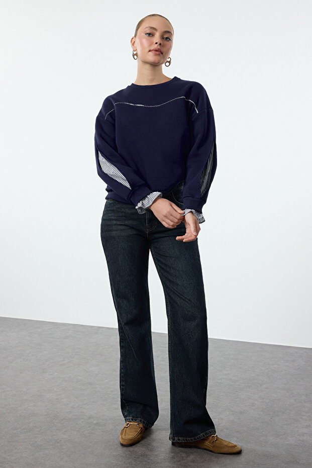 Lacivert Dokuma Detaylı Relaxed/Rahat Kalıp Kalın İçi Polarlı Örme Sweatshirt TWOAW25SW00079 - 2