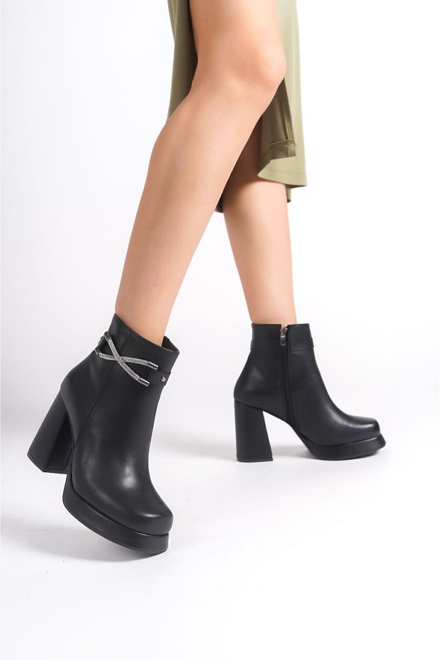 Medium Thick High Heeled Skin Black Shiny Cross Stone Detailed Zippered Short Classic Boots Bootie