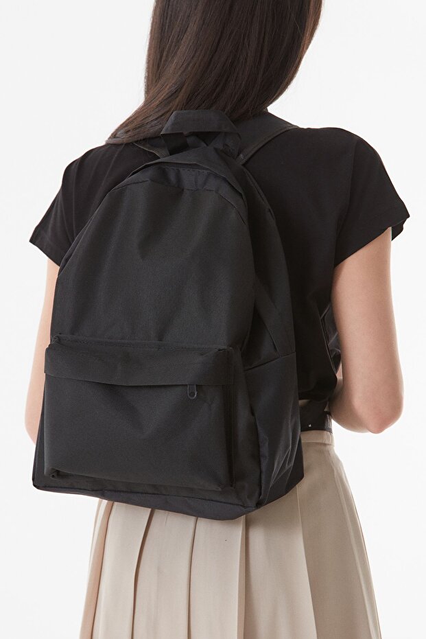 حقيبة ظهر مدرسية سوداء عادية - 3