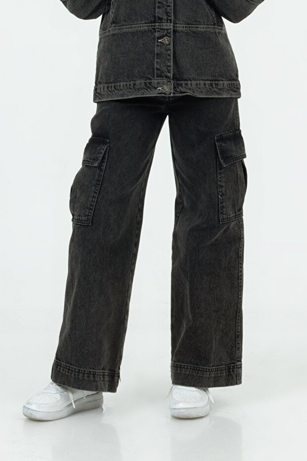 girl's cargo jeans