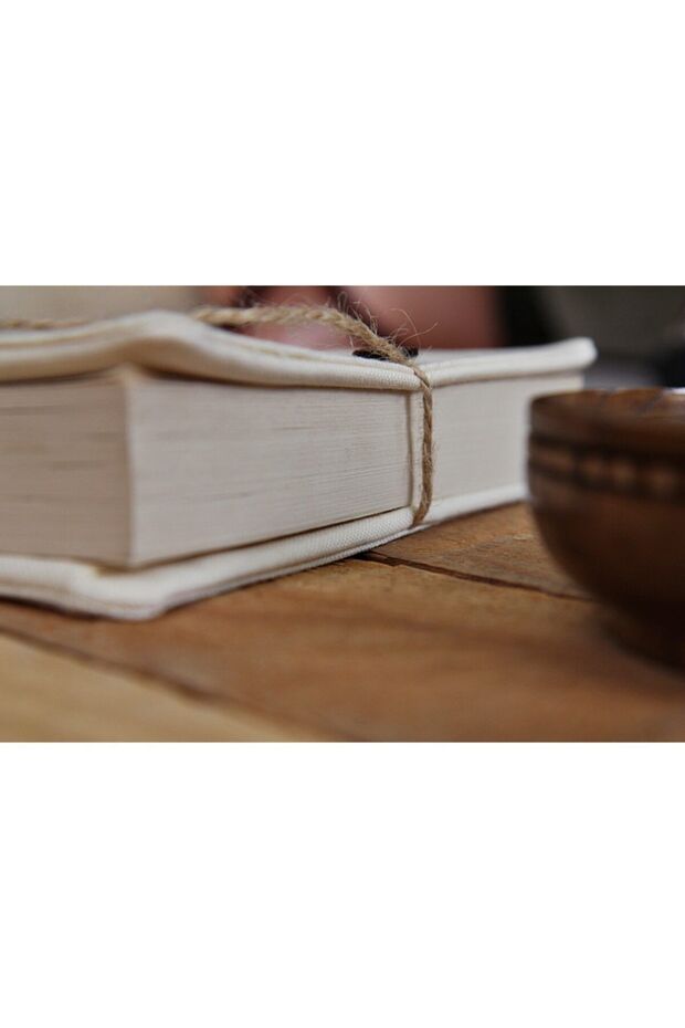 غلاف الكتاب - منتصف الليل - 4