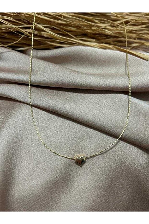 Elegant Women's Necklace with Minimalist Heart