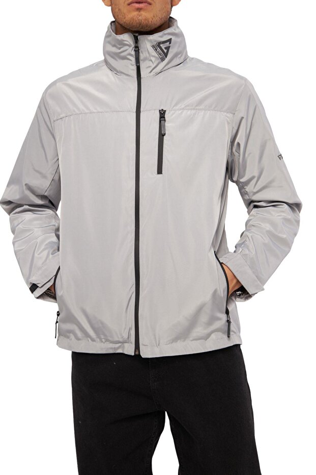 Sports Windbreaker Raincoat with Hidden Portable Bag on Hood Collar