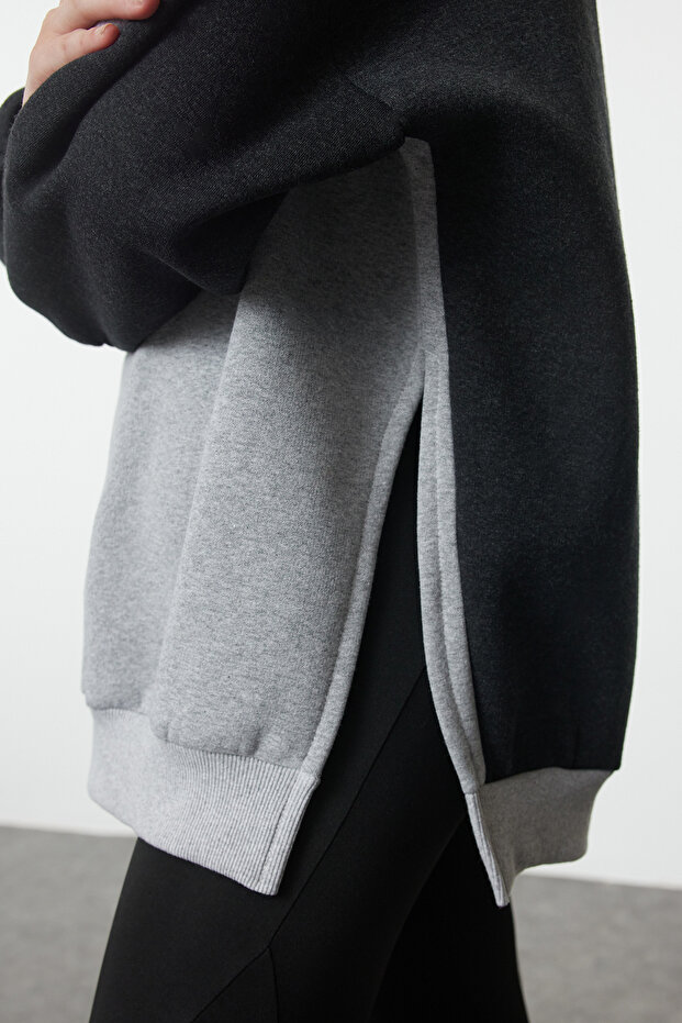 Antrasit Pamuklu Renk Bloklu Geniş Kalıp İçi Polarlı Örme Spor Sweatshirt TWOSS22SW0074 - 9