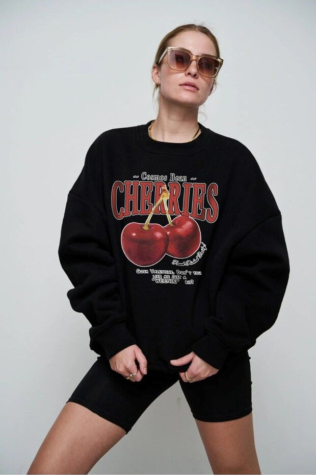 Unisex Oversize Sweatshirt Cherries Printed Black – Crew Neck, 3 Thread Ribbed