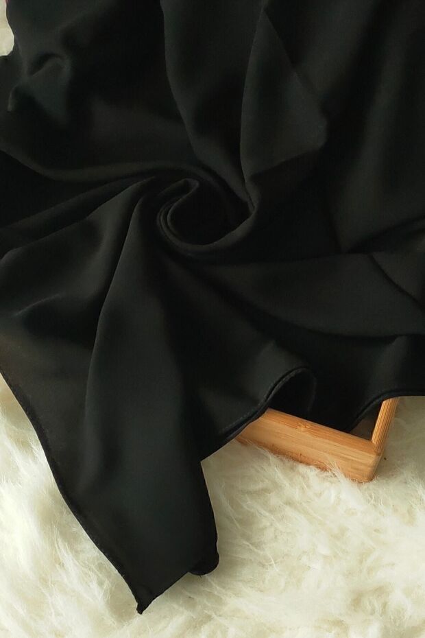 Medina Silk Shawl Black