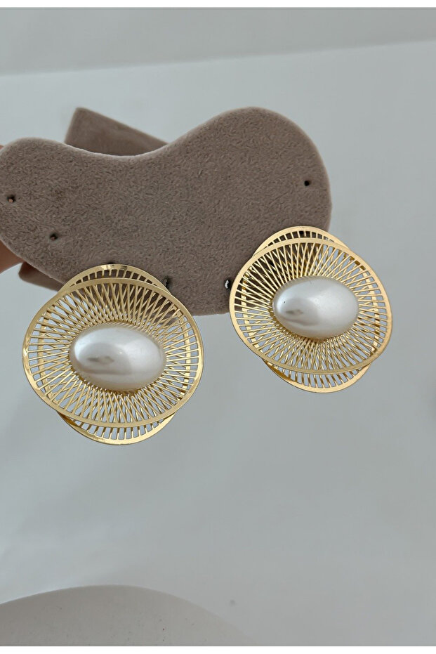 Za Model - Gold Large Pearl Earrings