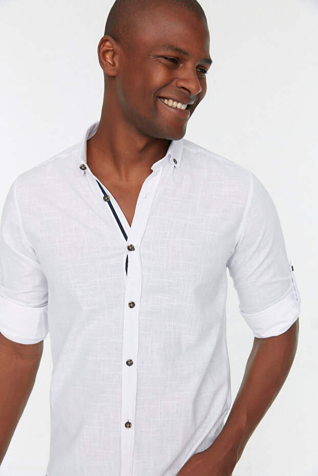 Beyaz Düğmeli Yaka Apoletli Slim Fit Uzun Kollu %100 Pamuklu Keten Görünümlü Gömlek TMNSS20GO0189 - 6