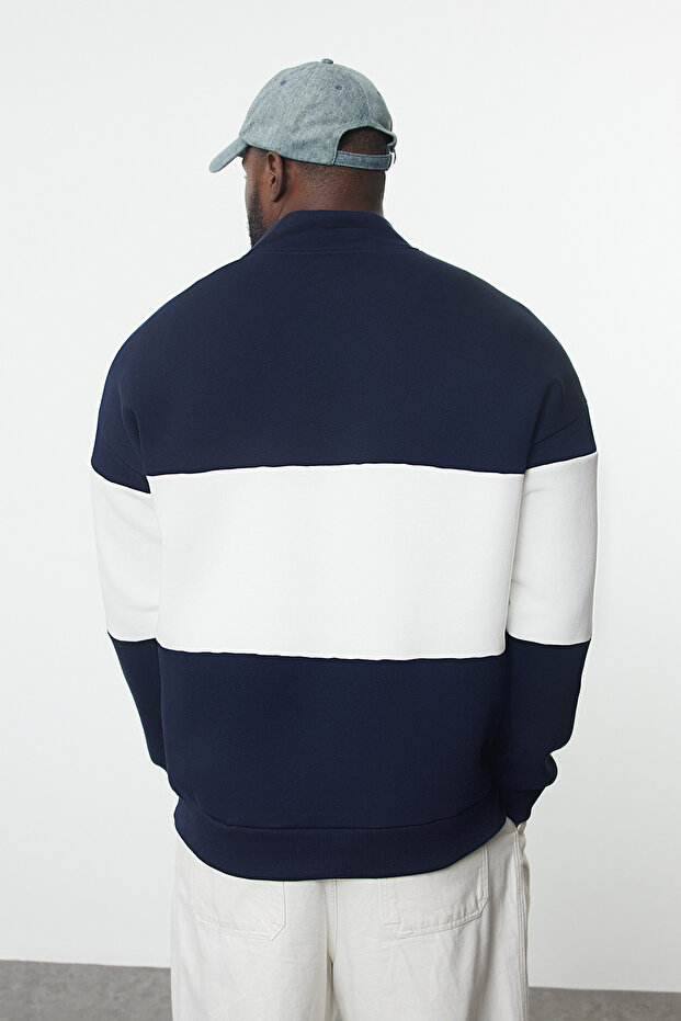 Námořnická modrá oversize fleecová mikina velké velikosti – stojáček, barevný blok TMNAW25AO00033 - 5