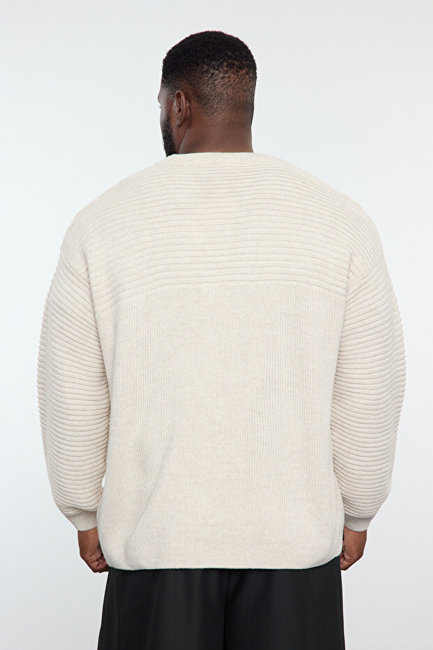 Pulover de tricotaj supradimensionat cu textura bej cu decolteu - Mărime mare TMNAW25AN00010 - 5